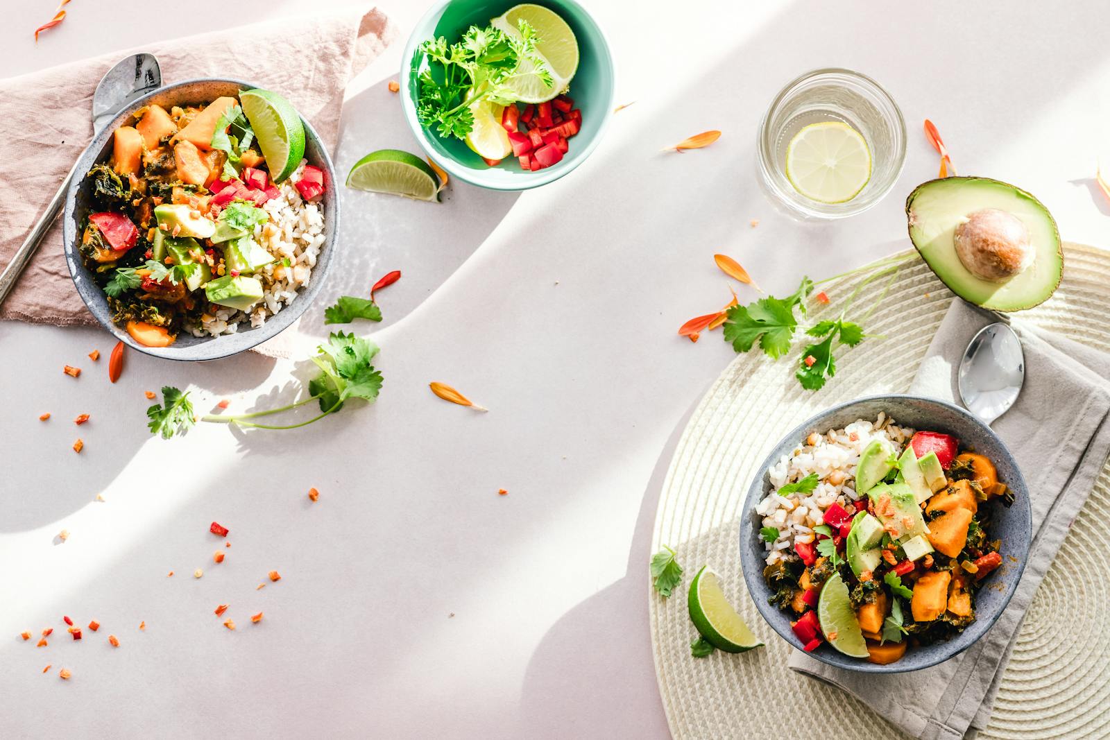 Gesund bleiben auf Reisen: Tipps gegen Reisekrankheiten